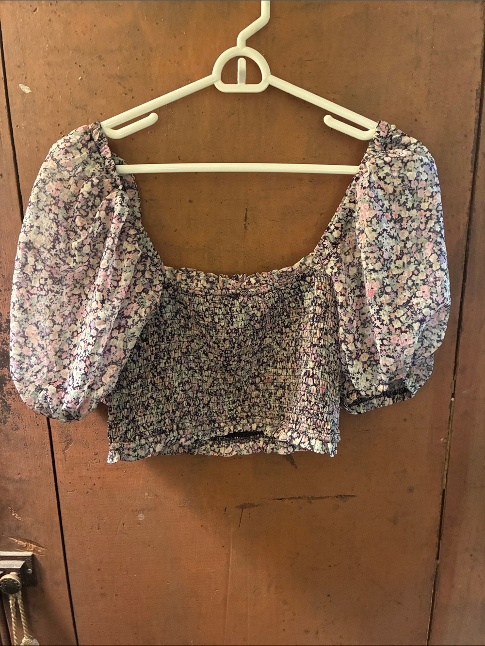 white birch Floral Smocked Puff Sleeve Crop Top